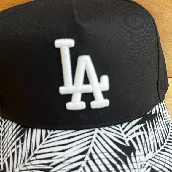 MITCHELL & NESS LOS ANGELES DODGERS PALM LEAVES PRO PINCH SNAPBACK HAT NEW - Picture 2 of 4